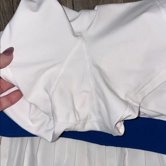 Lacoste White tennis Skirt with Blue and Green Accents size 12 woman’s - Picture 4 of 6